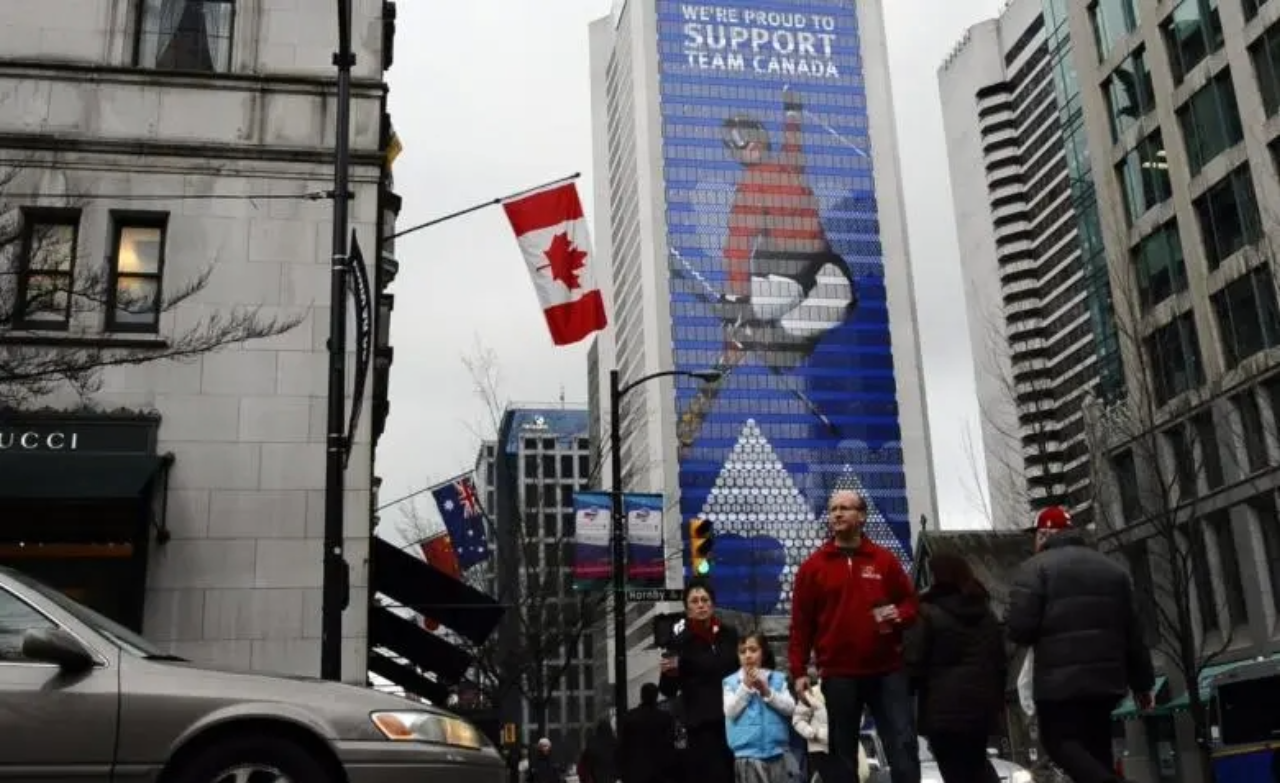 La larga espera por la tierra prometida: La burocracia canadiense puede condenar a inmigrantes a una década y media sin respuesta sobre su solicitud de residencia permanente.